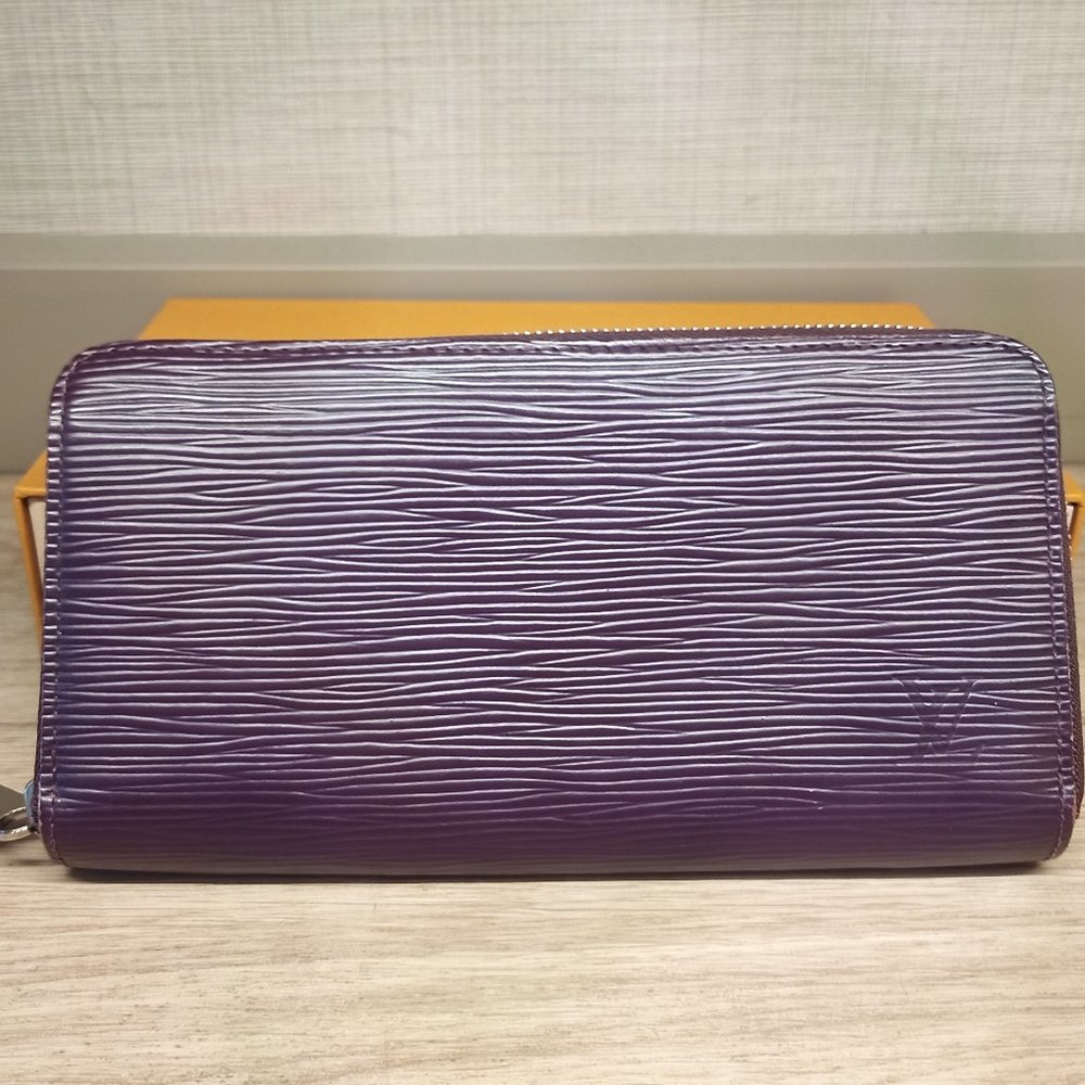 EUC LV Bicolor Cassis/Fuchsia Epi Zippy Long Wallet Full Inclusion!